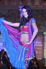 at Atharva College Indian Princess fashion show in Mumbai on 23rd Dec 2011 (106).JPG